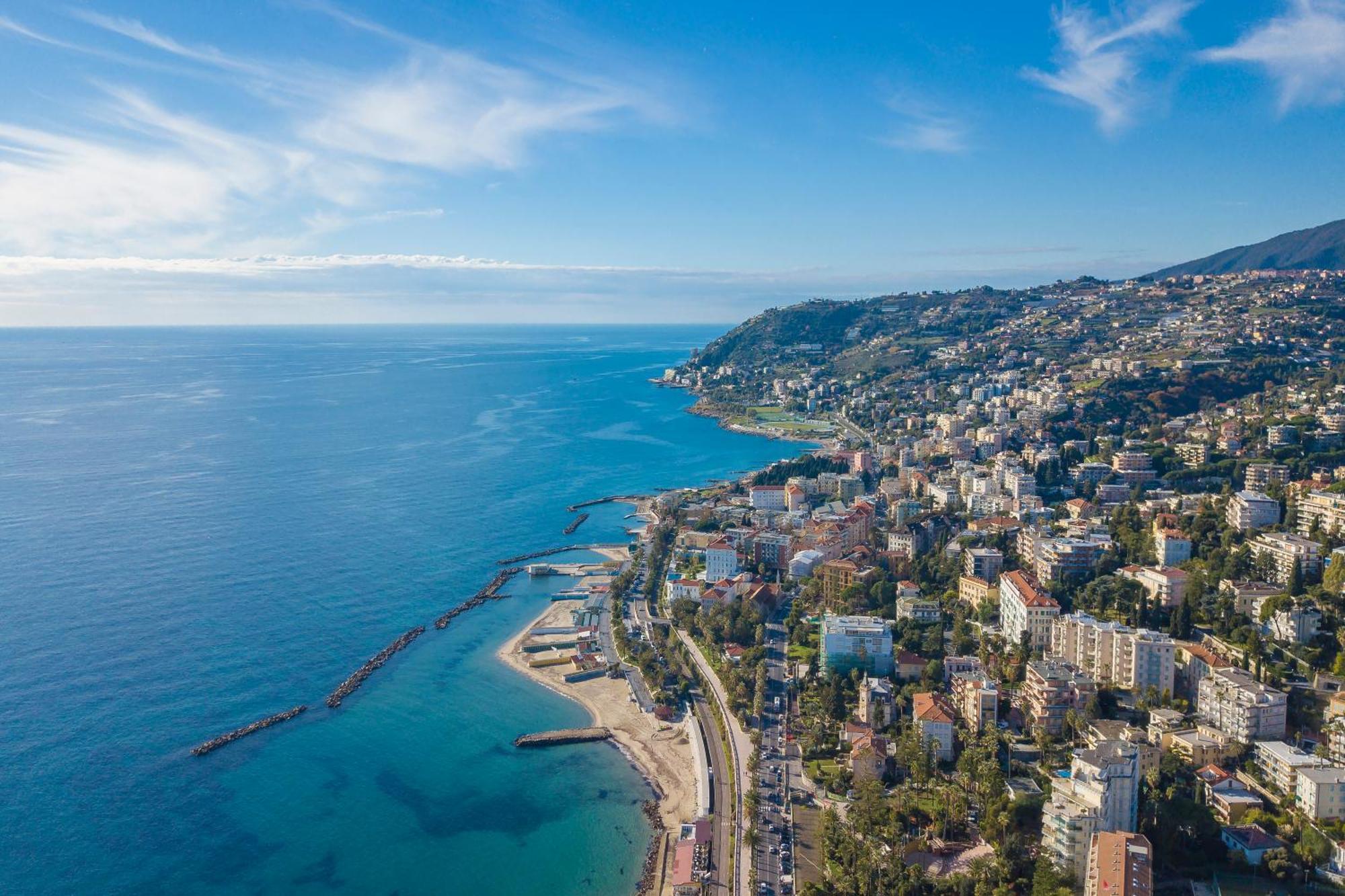 Villa Lucia Riviera Dei Fiori Pool - Happy Rentals San Remo Kültér fotó