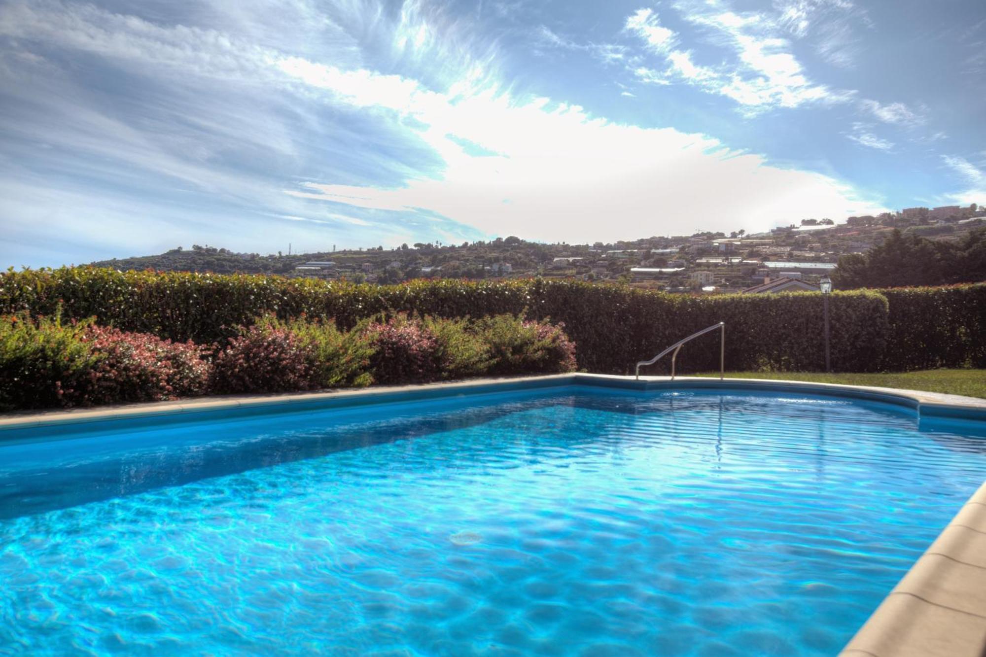 Villa Lucia Riviera Dei Fiori Pool - Happy Rentals San Remo Kültér fotó