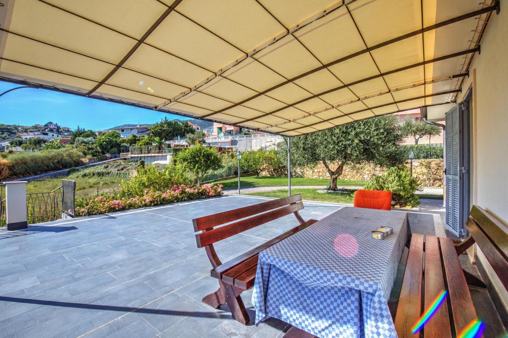 Villa Lucia Riviera Dei Fiori Pool - Happy Rentals San Remo Kültér fotó